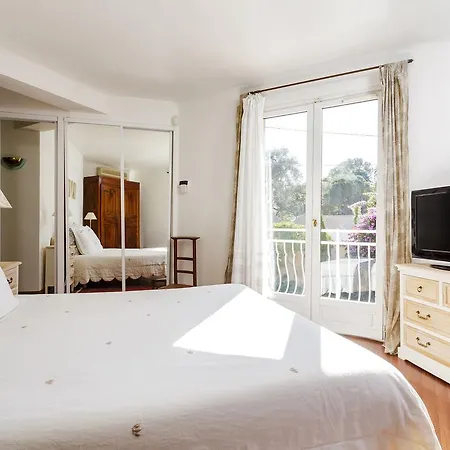 Squarebreak - House On The Cap D'antibes Appartement